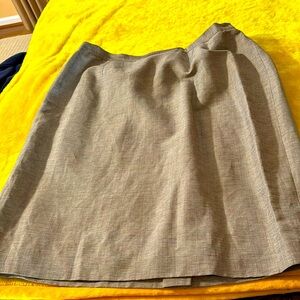 Women’s two piece suit by Le Suit.  Size 22W with back zipper.  Beige